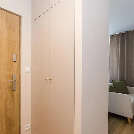 Apartmán Komfortowy Next Ursus - Parking - Szybkie Wi-fi *